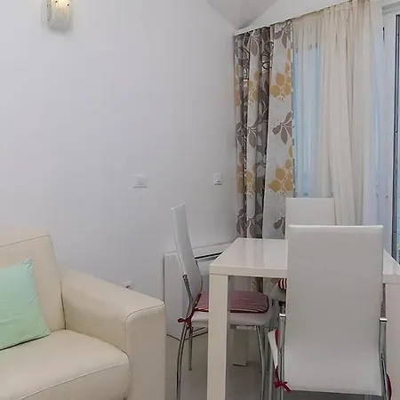 Lejlighed Pet Friendly In With Wifi Brela